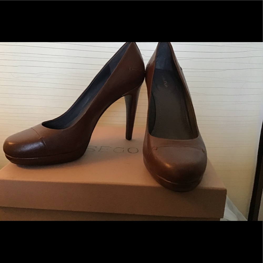 Calvin Klein Blythe Brown Pumps